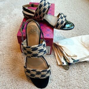 Tory Burch sandal perfect navy with adorable jute trim. Lola sandal